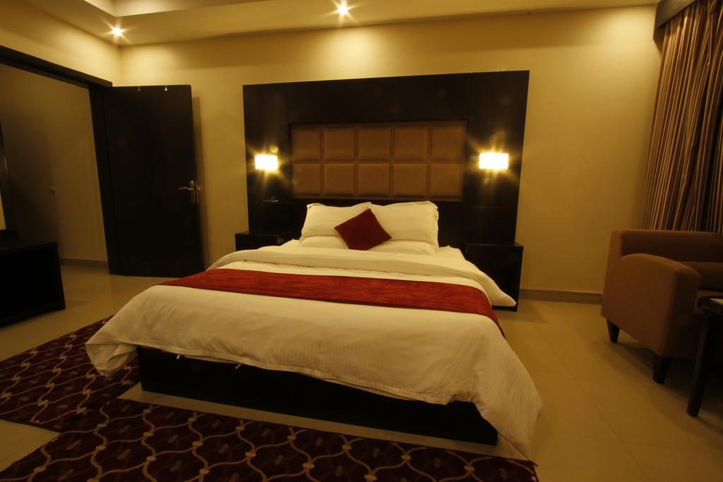 Manazel Al Hamra Apartment 2 Buraydah Zimmer foto